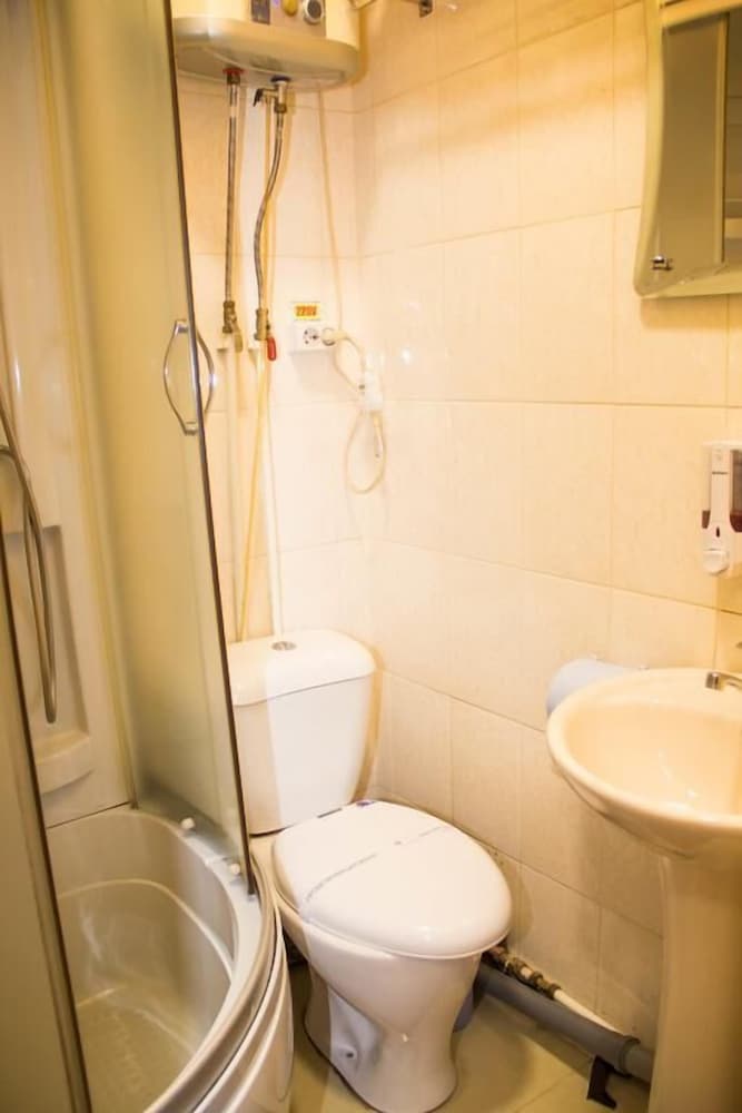 Standard Double Room, Shared Bathroom photo 2