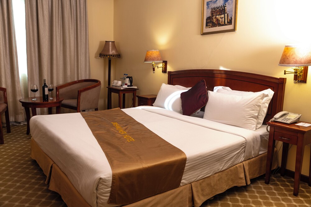 Deluxe Room, 1 King Bed - Photo 1