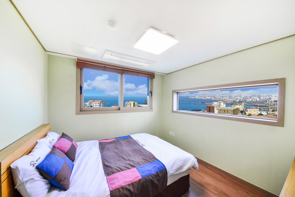 Family Condo, 2 Bedrooms, Terrace, Beachfront photo 3