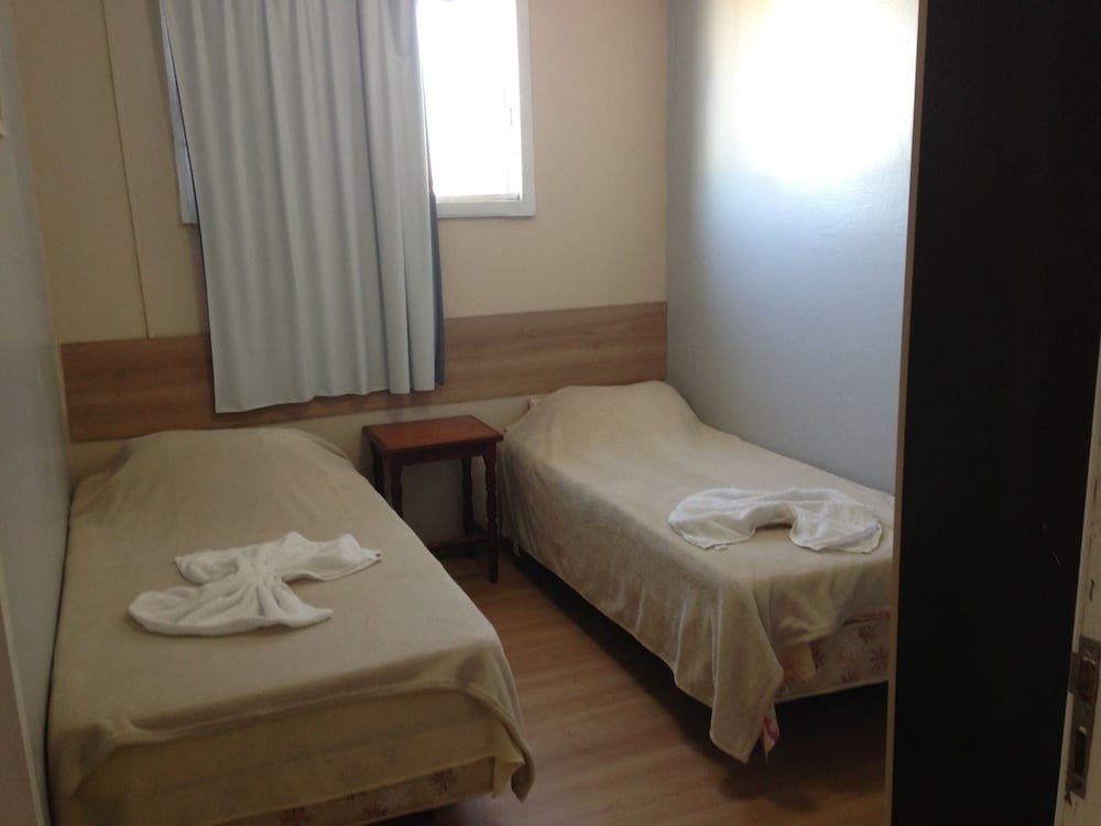 Standard Twin Room, 2 Twin Beds photo 2