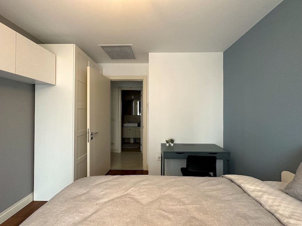 Standard Apartment, 2 Bedrooms, Courtyard View photo 2