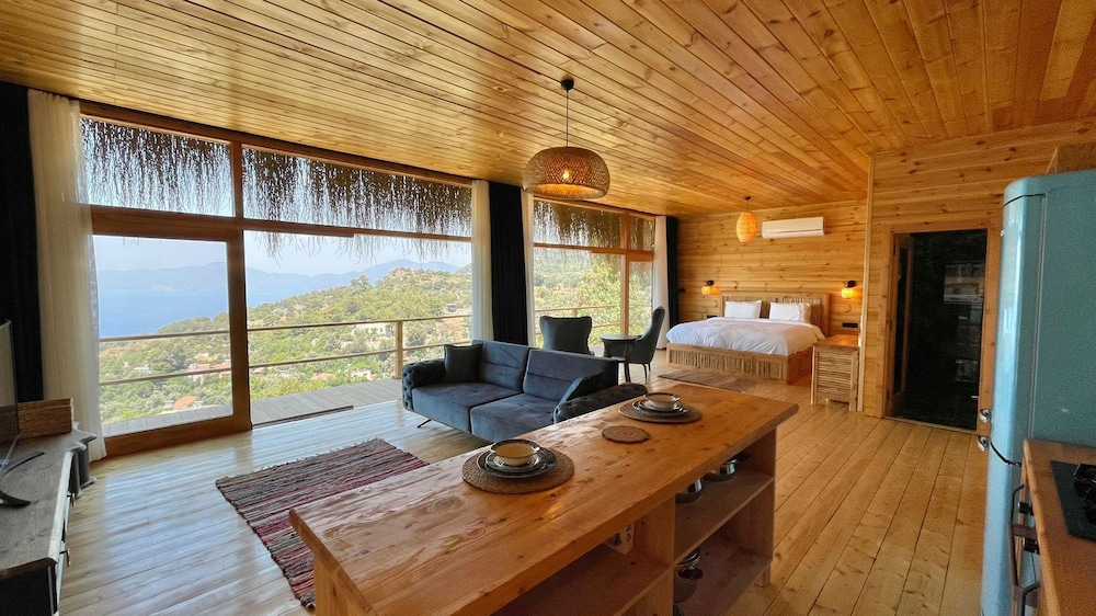 SEDIR SUITE (private pool and jaccuzi)
