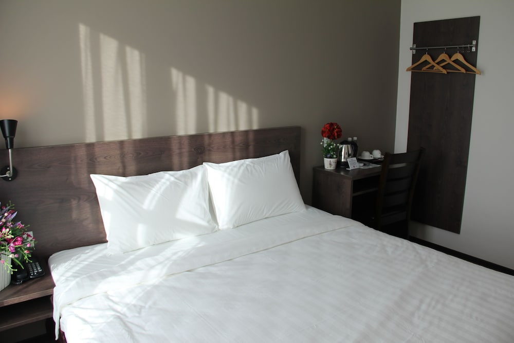 Premium Double Room, 1 King Bed photo 1