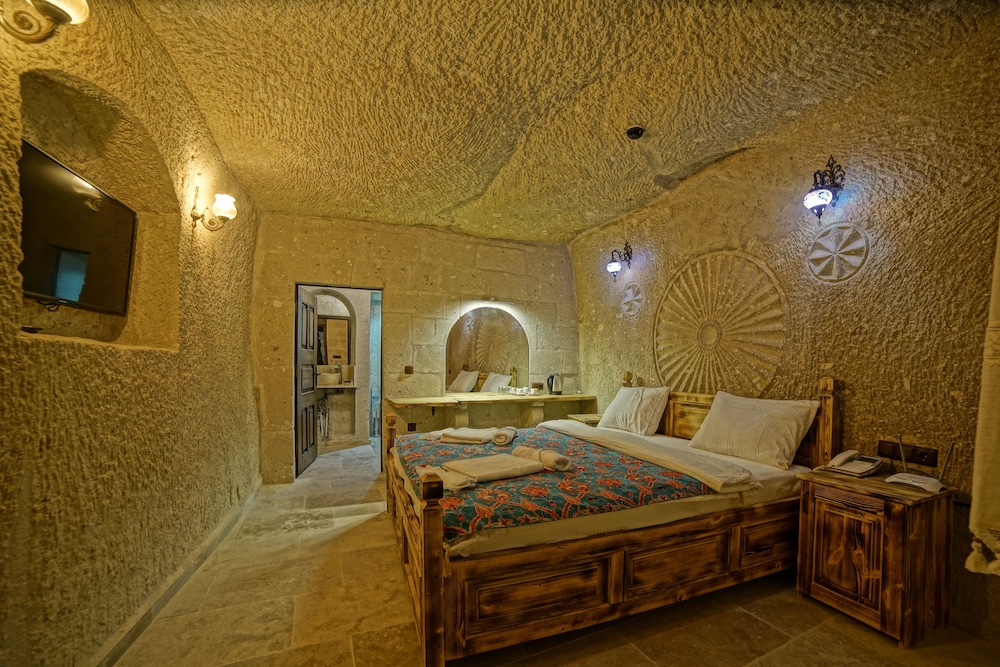 Superior Cave Room photo 2