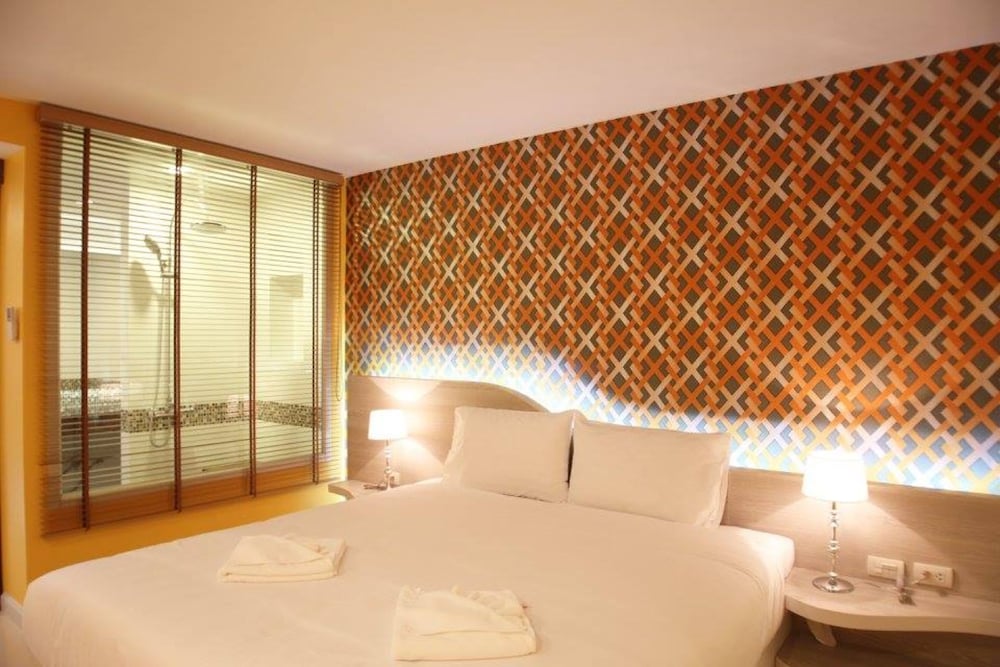 room photo