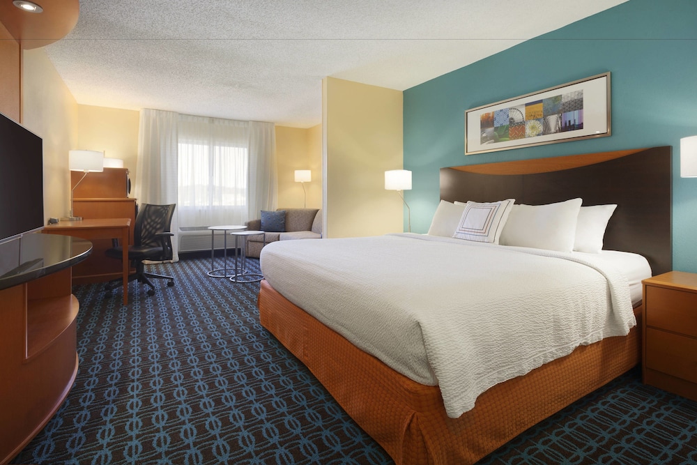 Executive Suite, 1 King Bed with Sofa bed - Photo 2