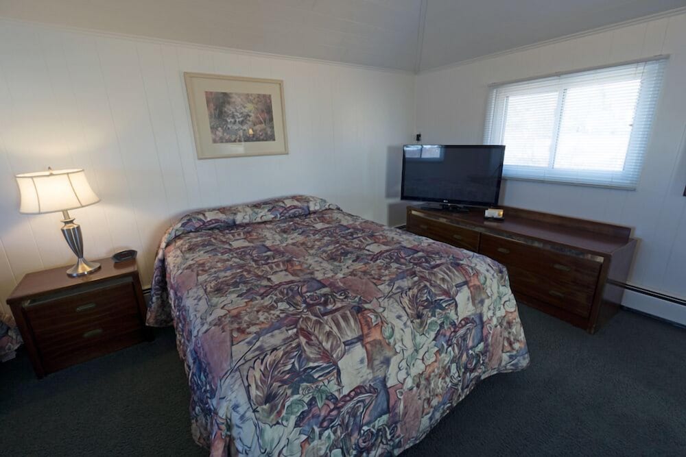 Full Size Bed