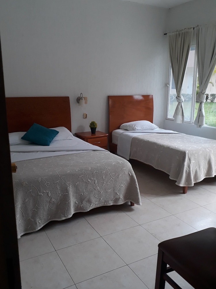 Standard Room, 2 Double Beds