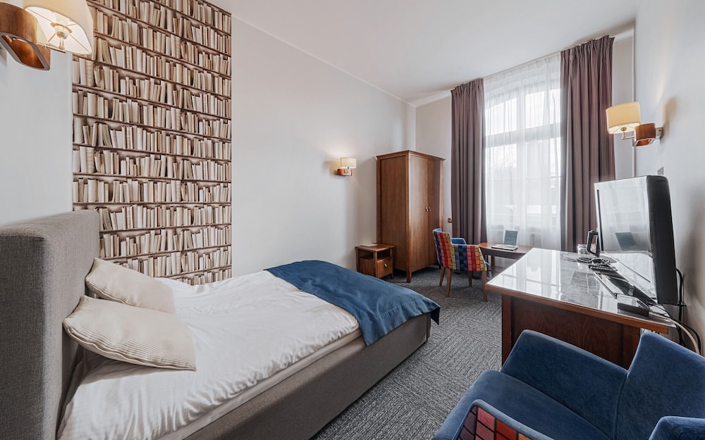 Deluxe Single Room (unlimited spa access)