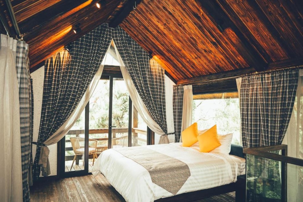 Deluxe Bungalow
