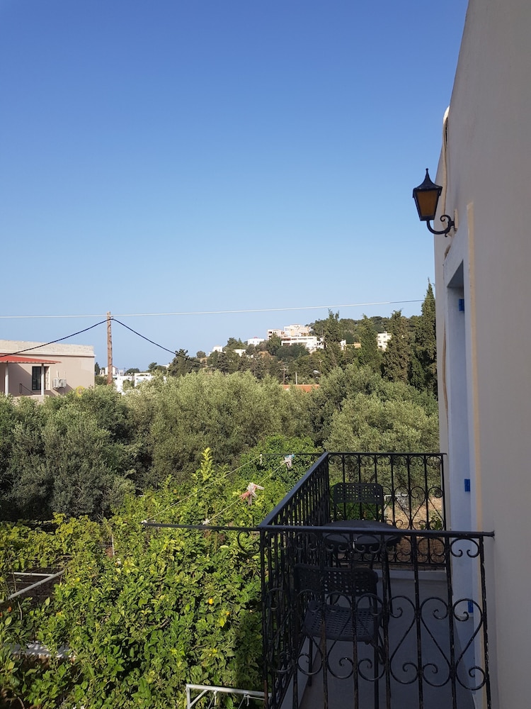 Comfort Double Room, Balcony, Garden View photo 3