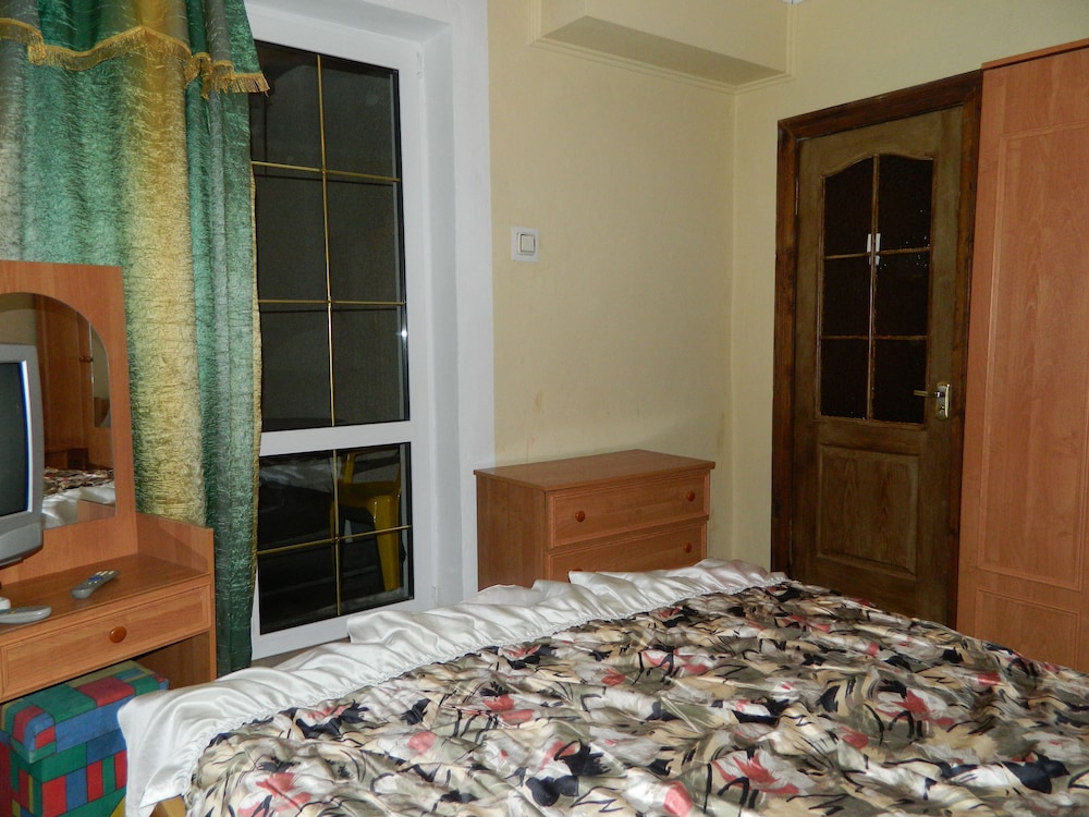 Economy Double Room photo 3