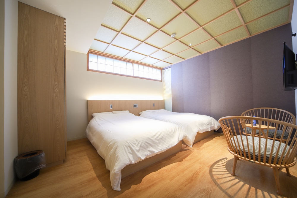 Twin Room - Photo 1