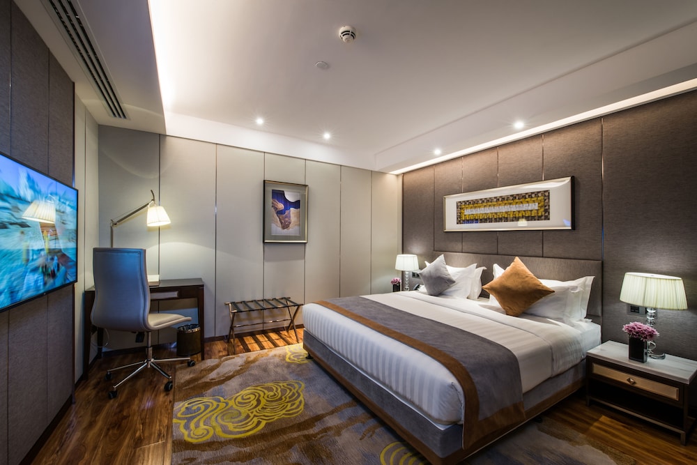 Junior Suite, 1 Bedroom - Photo 1