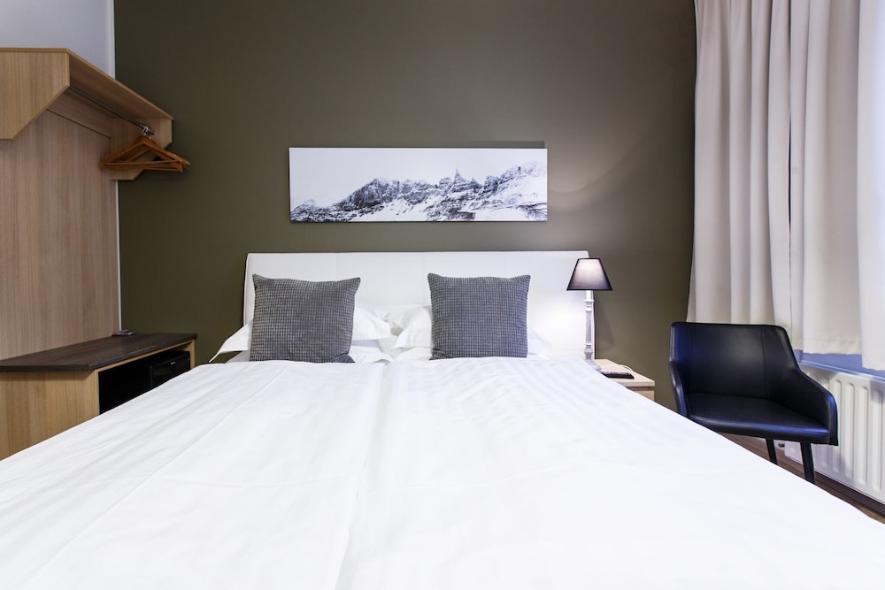 Cll - Double Room, Private Bathroom
