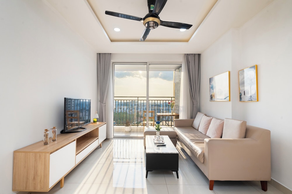 Junior Room, Balcony, City View