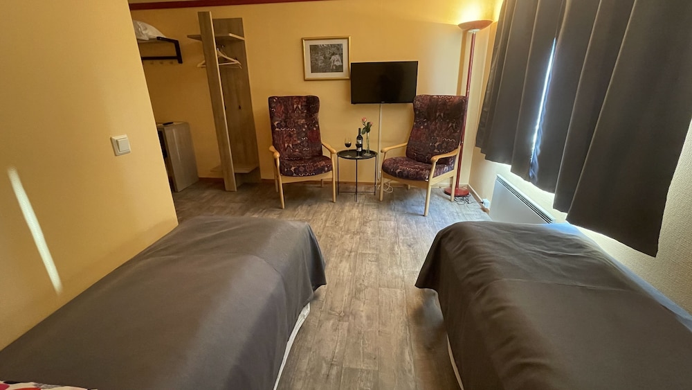 Economy Double or Twin Room photo 2
