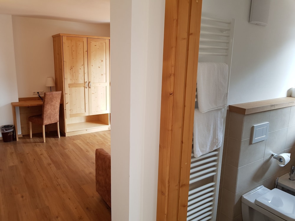Junior Suite, Mountain View, Garden Area photo 3