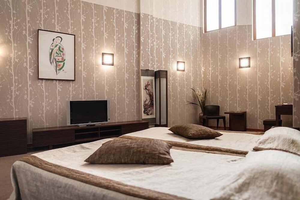 Japanese Junior Suite