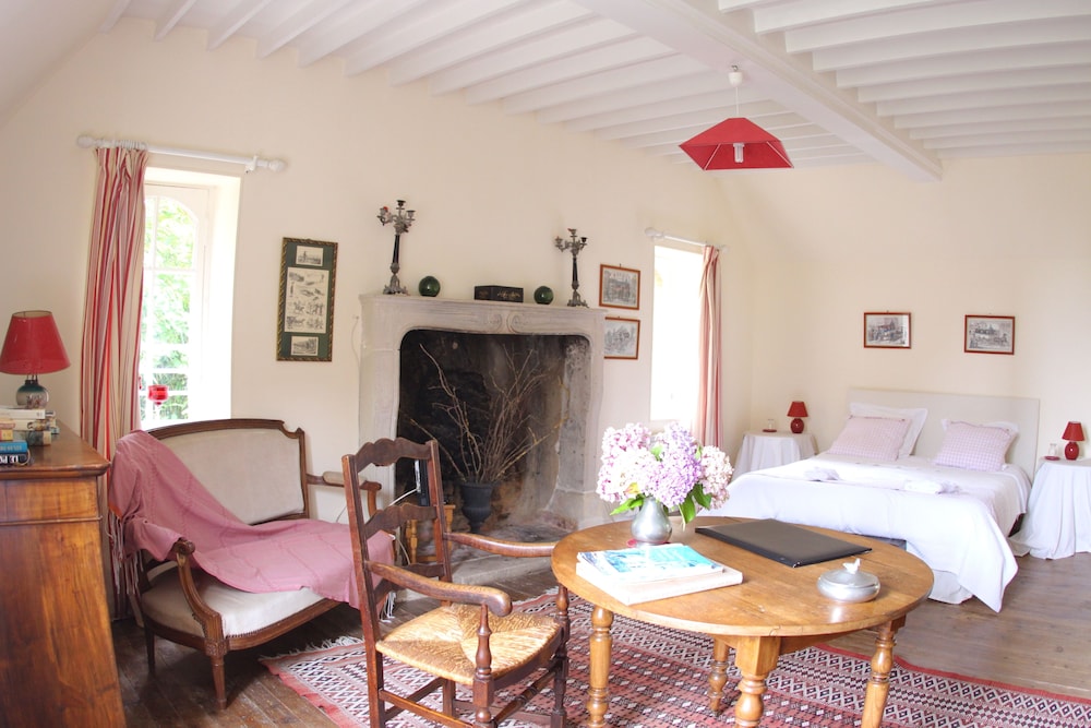 Family Room photo 3