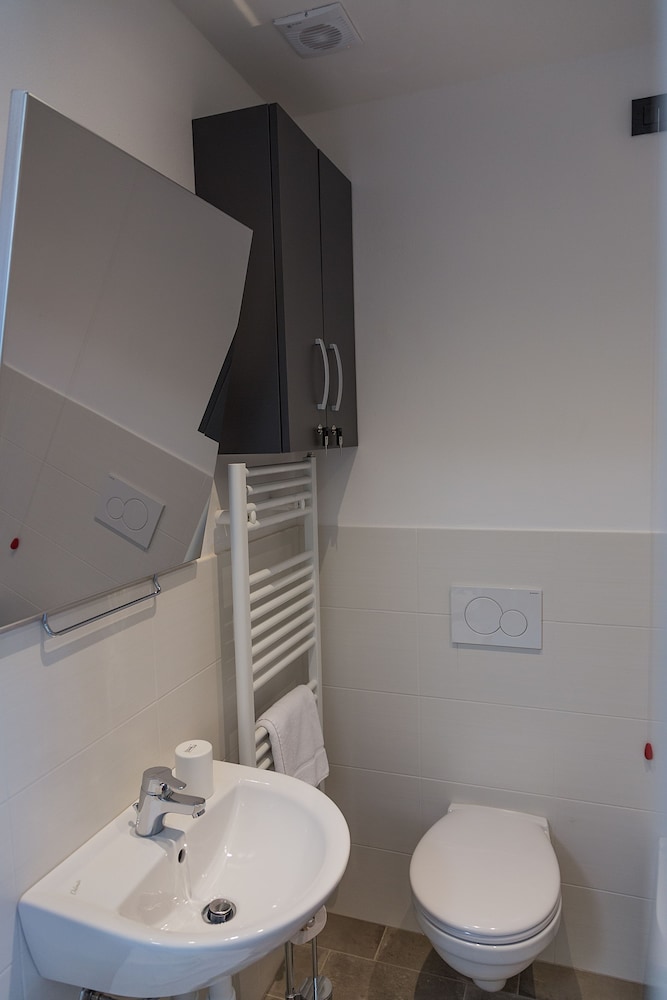 Triple Room, Multiple Beds, Non Smoking, Private Bathroom photo 3