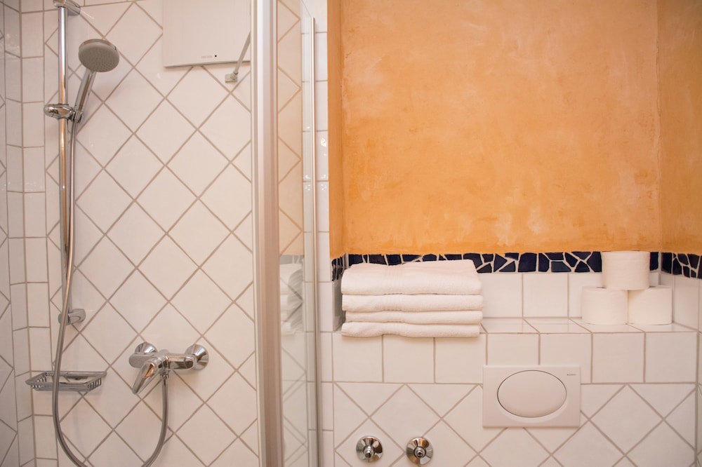 Standard Apartment - Photo 7