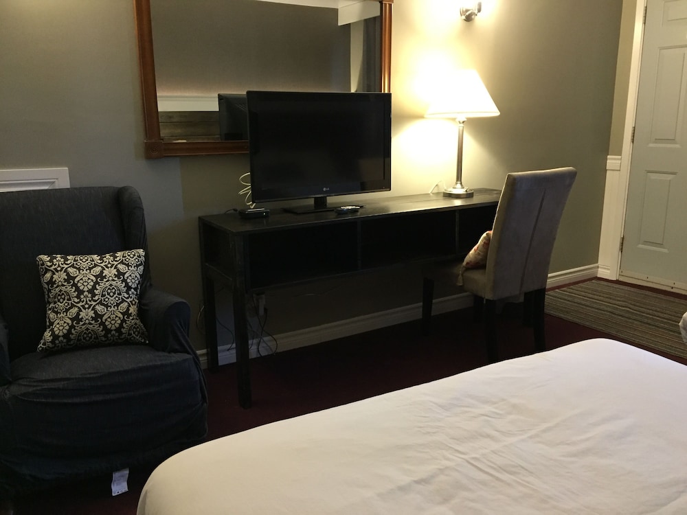 Basic Room, 2 Double Beds photo 2