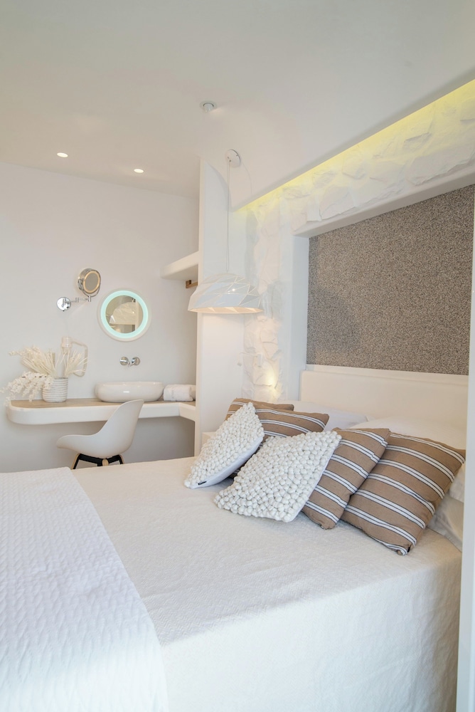 Economy Double Room photo 3