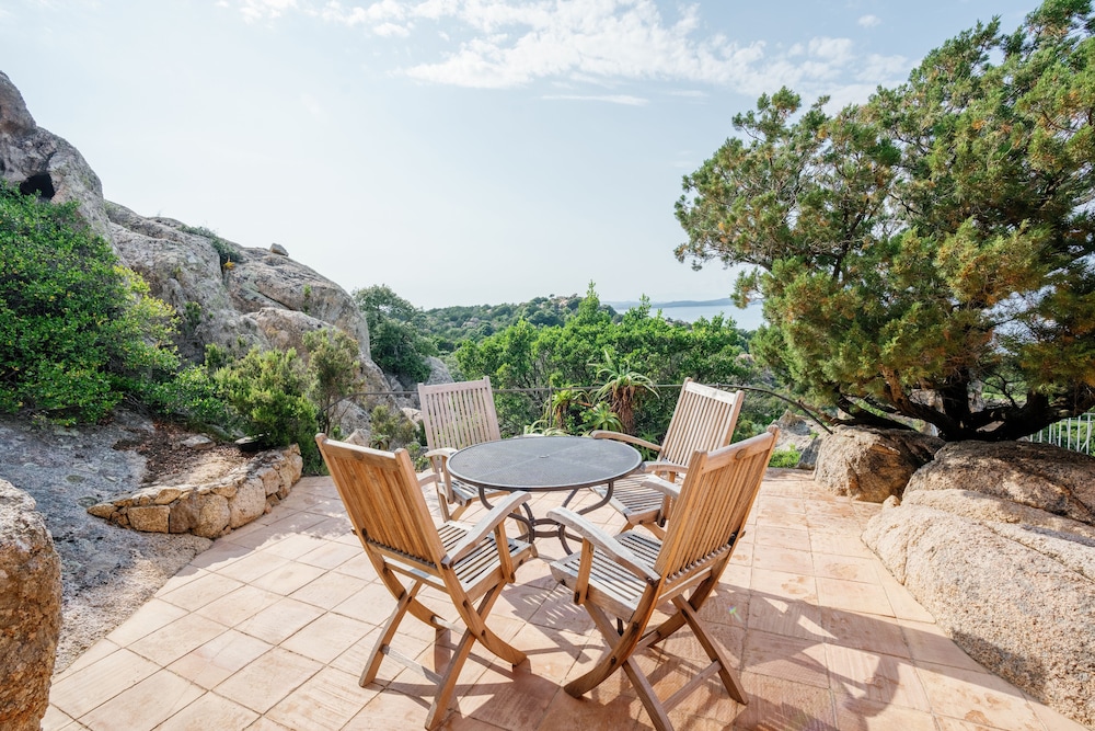 Suite (Roccia Pool Suite) photo 2