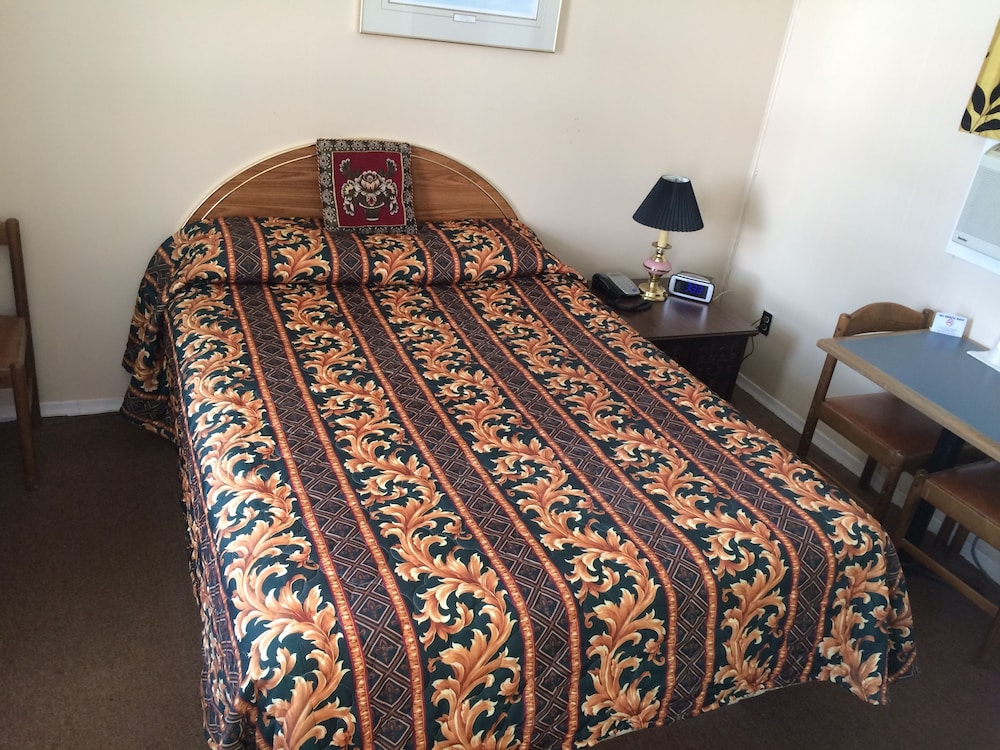 Standard Room, 1 Queen Bed photo 1