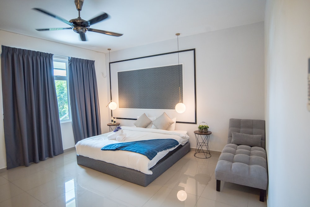 Luxury Bungalow photo 1