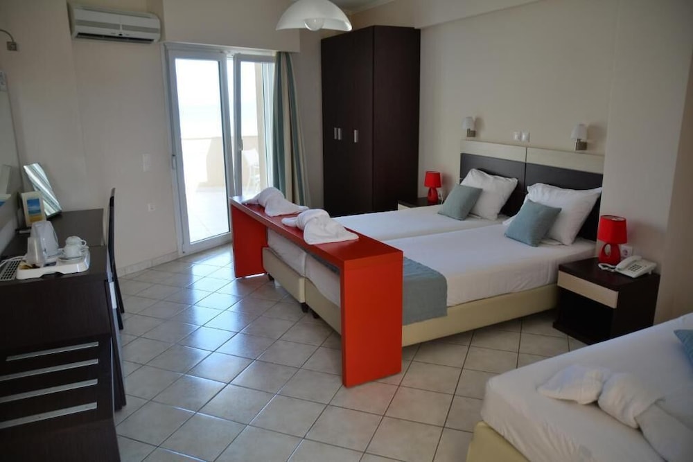 Panoramic Double or Twin Room photo 2