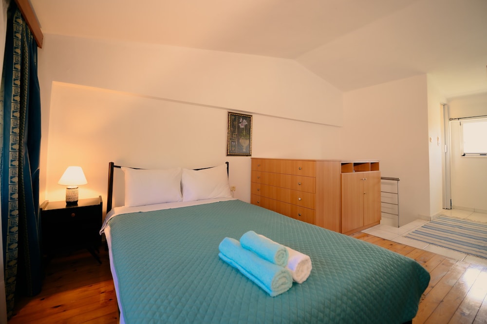 Standard House, Multiple Bedrooms, 2 Bathrooms, Mountainside (Evgenias House Ancient Olympia) photo 3