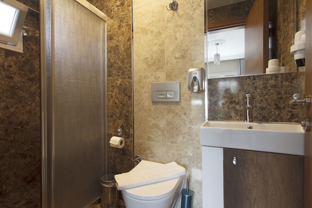 Standard Double or Twin Room - Photo 2