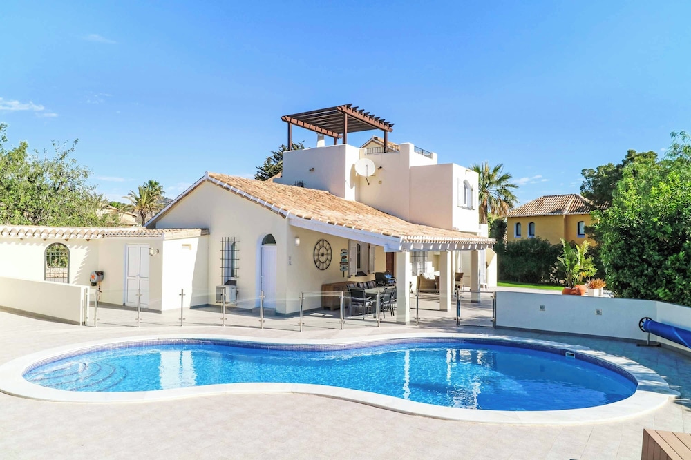 Villa (4 Habitaciones)