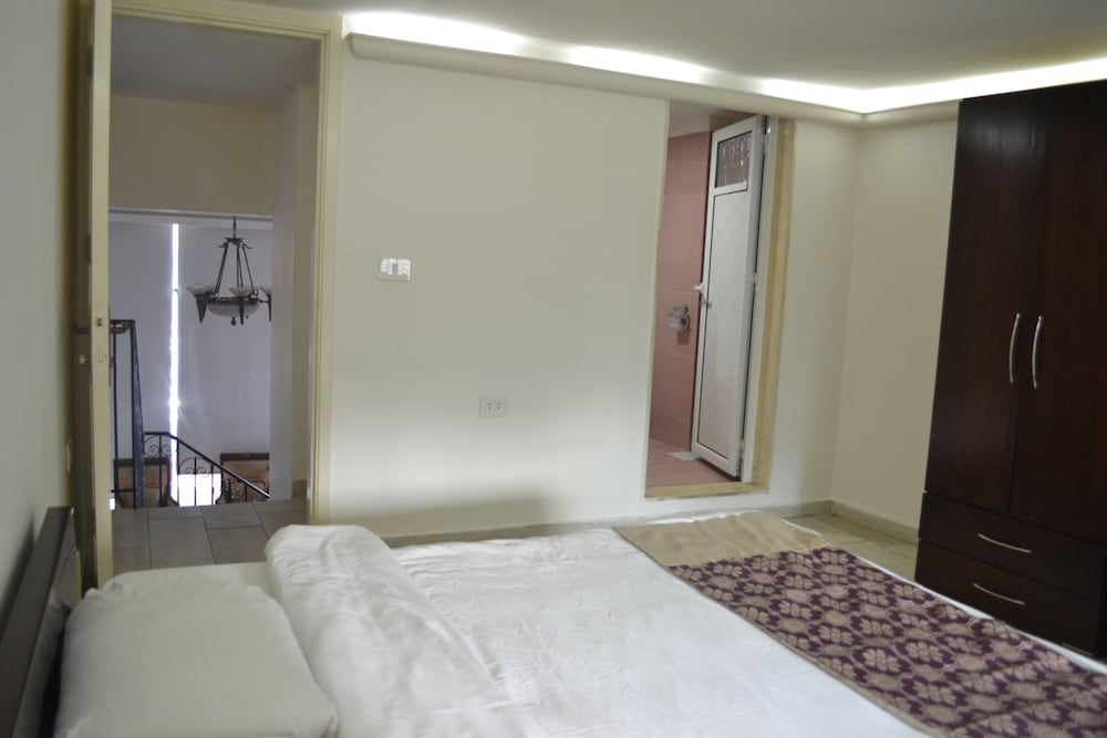Duplex - Photo 4