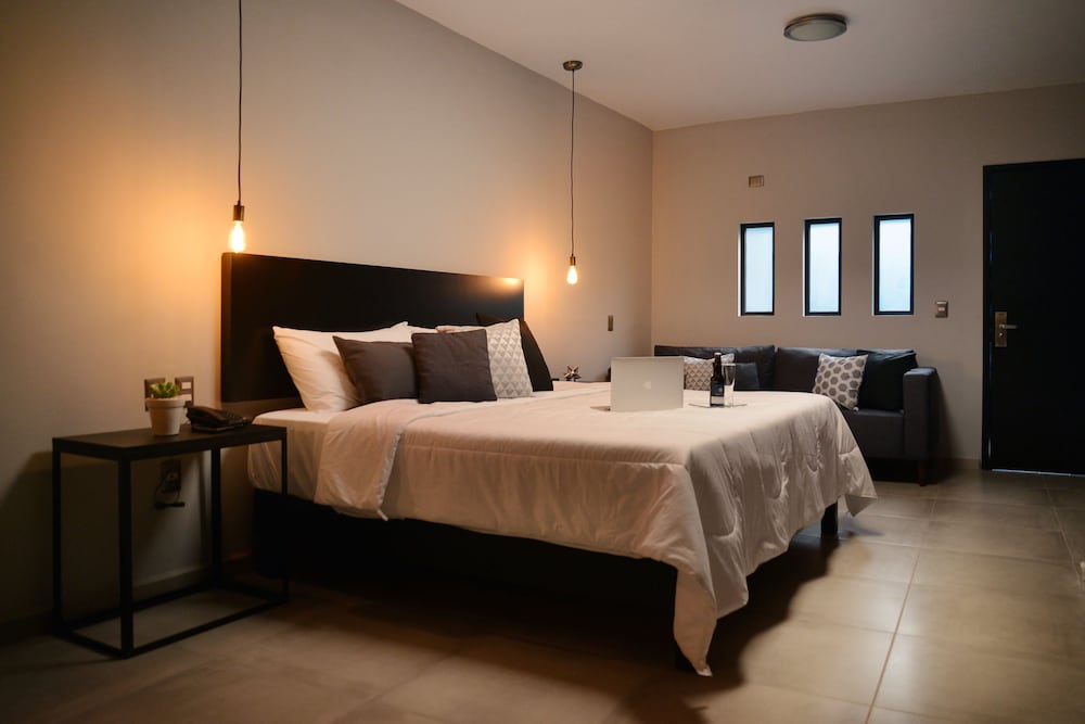 Junior Suite, 1 King Bed photo 3