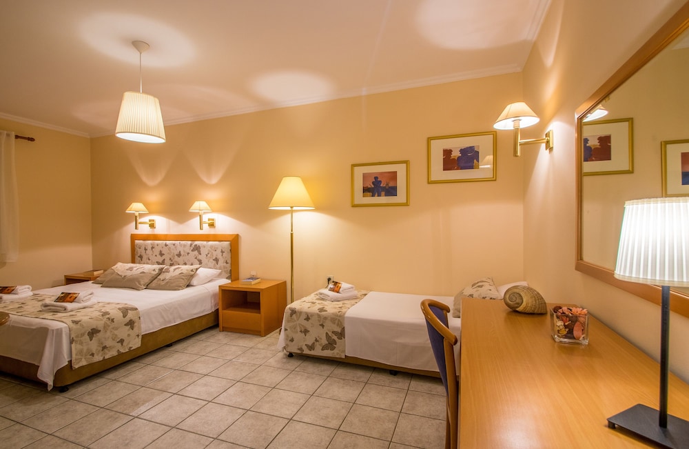 Superior Triple Room photo 1