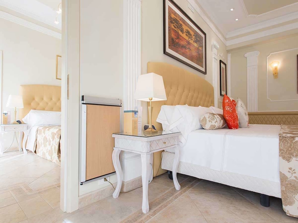 Junior Suite, Partial Sea View photo 2