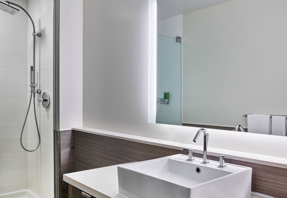 Suite, 1 Bedroom photo 2
