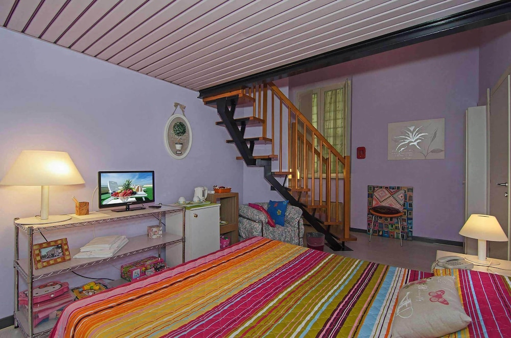 Family Room, 2 Bedrooms - Photo 1