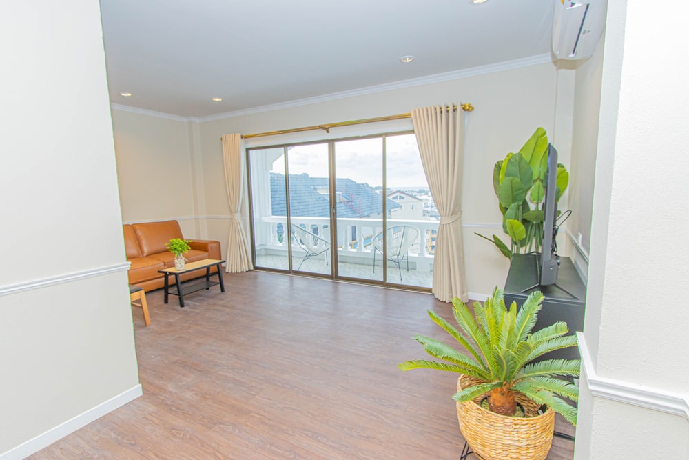 Royal Suite - Photo 18