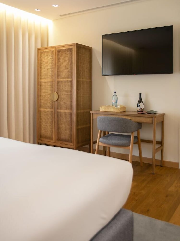 Deluxe Room - Photo 2
