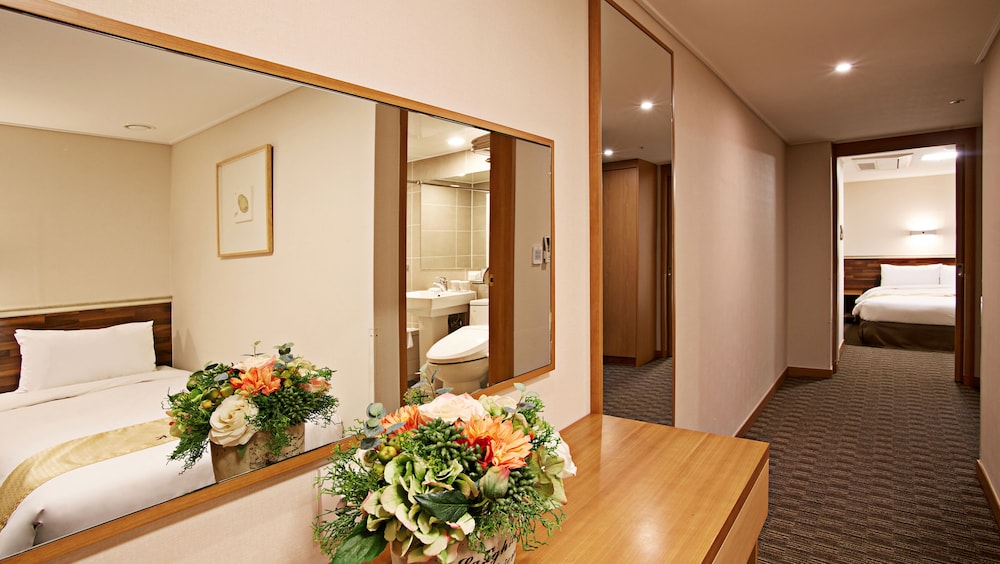 [Early Bird] Family Twin Room - Non-Refundable (1 reschedule is allowed) photo 2