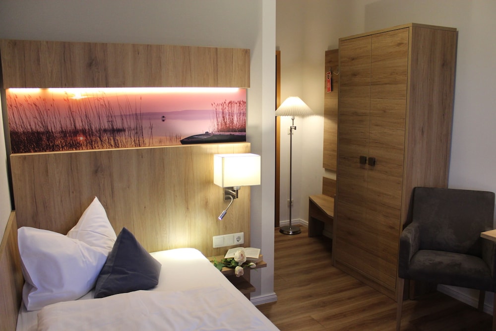 Single Room photo 3