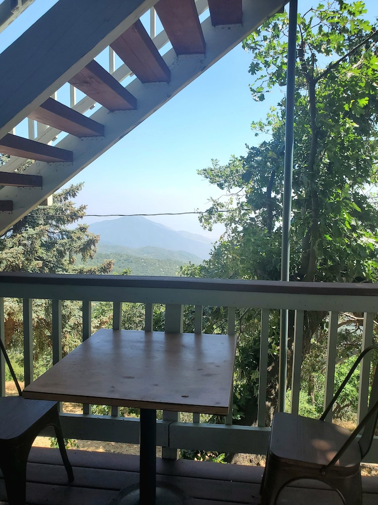 Deluxe Suite, 1 Bedroom, Kitchenette, Mountain View, photo 6