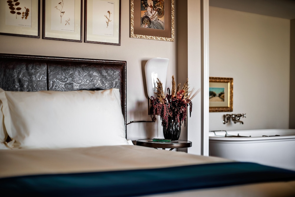 Grande Premiere Room