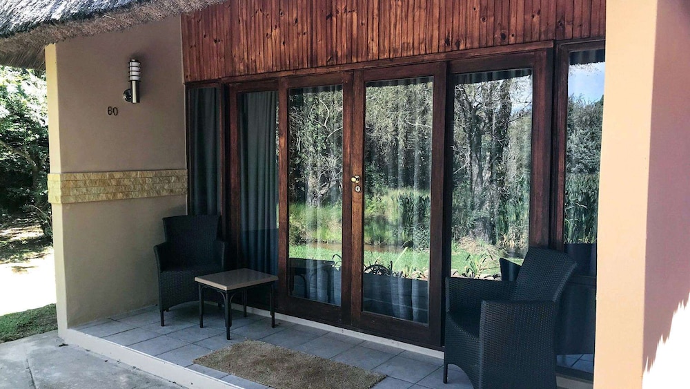 Family Room, Garden View photo 2