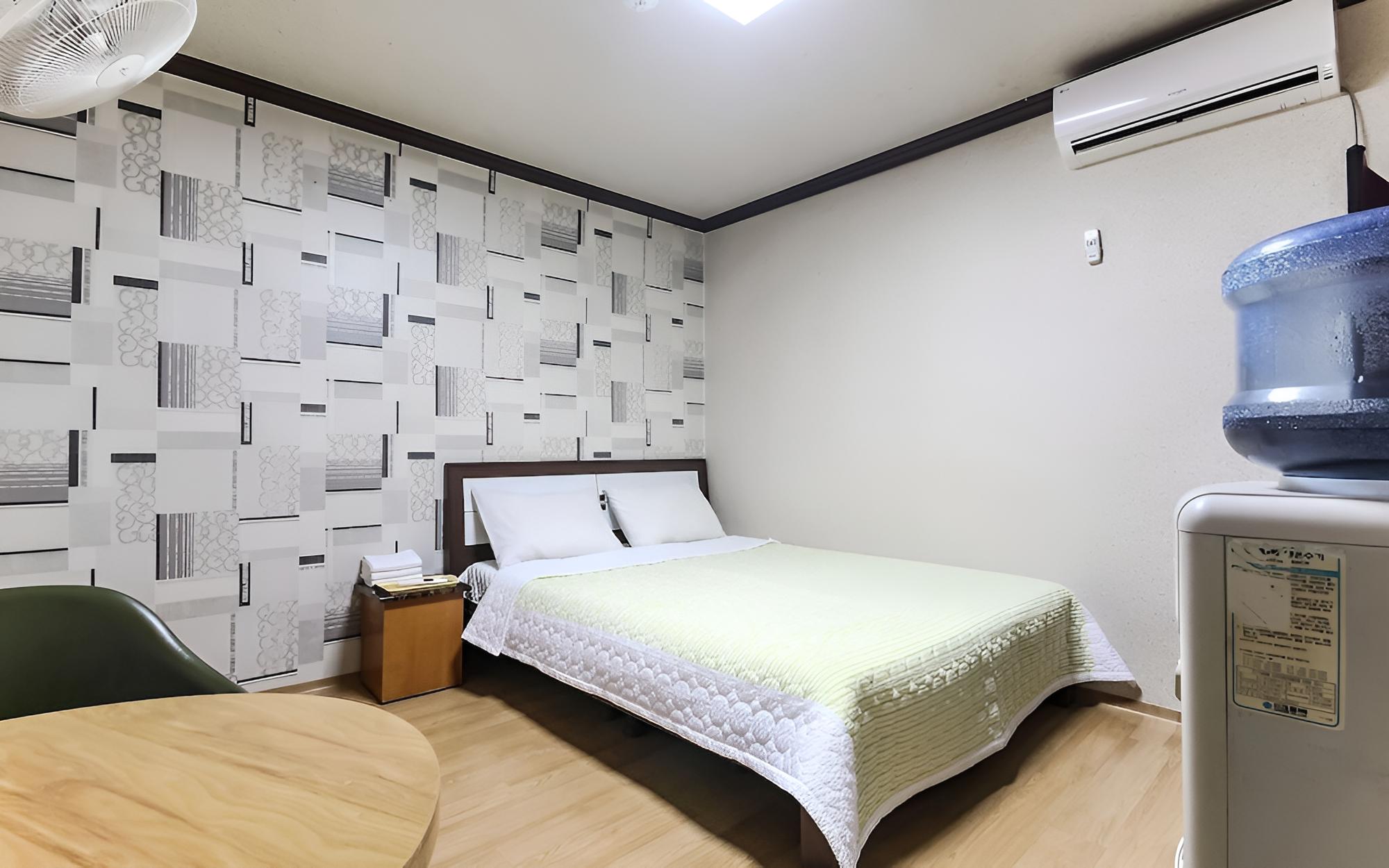 Room (General room a) - Photo 21