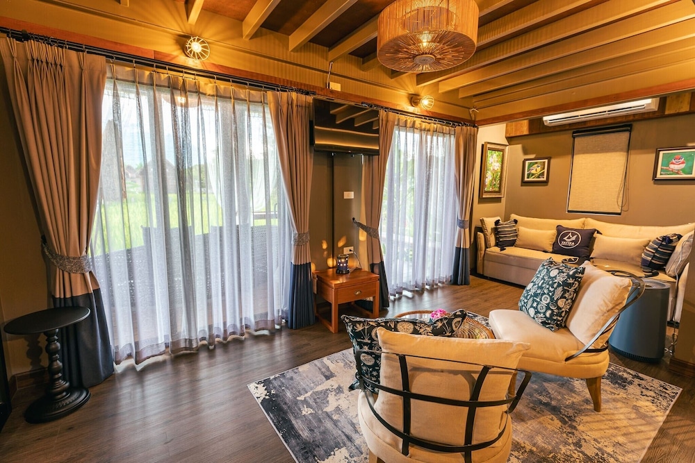 Premium Duplex - Photo 11